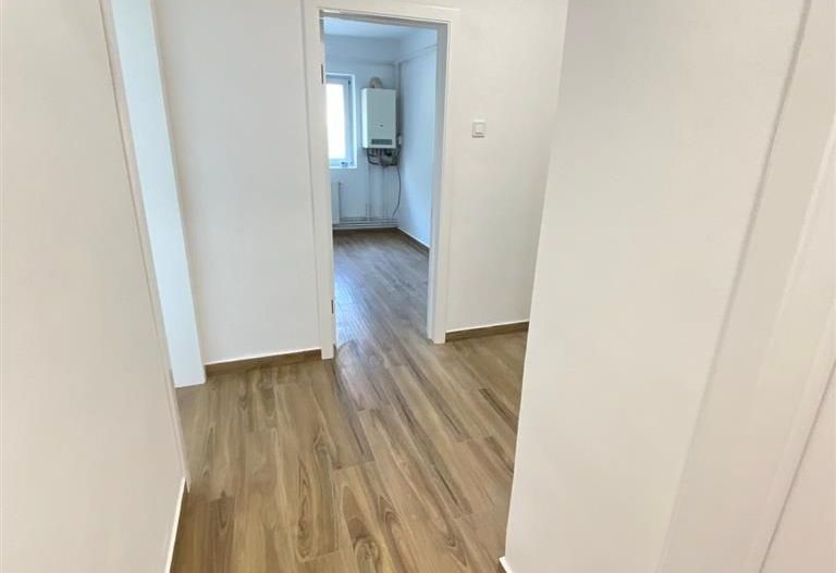 Etaj 1 4 camere  Complexul Studentesc-aproape de Sala Olimpia - Poză 23