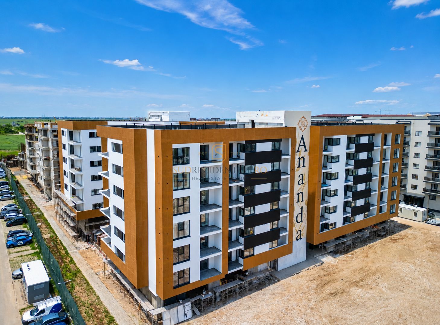 Apartament modern,finisaje noi-3 camere, zona excelenta,metrou Berceni - Poză 2