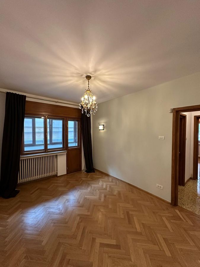 De inchiriat spatiu/ apartamnet 3 camere pe strada Roma - Poză 10