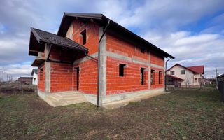 Casa P+M la rosu | 204 mp | 5 ari teren | compartimentare excelenta | Satulung. - Poză 2