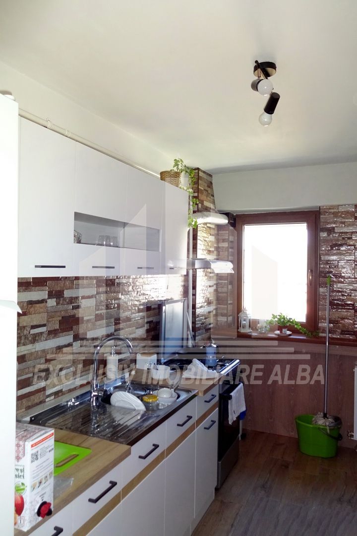 Apartament cu 4 camere decomandate, Cetate, M-uri - Poză 7