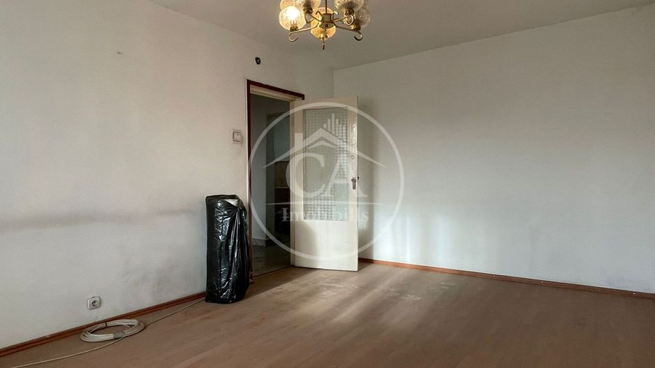 Apartament de vânzare cu 3 camere în zona Nufarul, Oradea - Poză 2