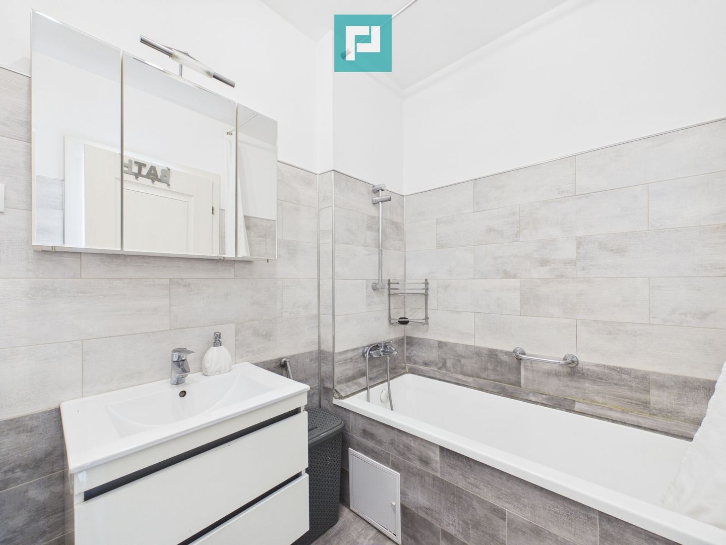 Apartament cu 2 camere la Arad Plaza - Poză 9