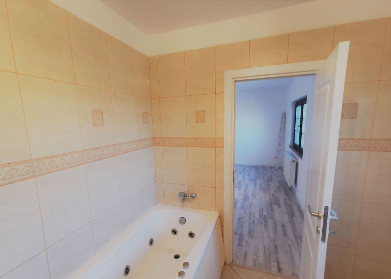 Corbeanca, inchiriez vila stil american, cu semineu si panouri solare - Poză 8