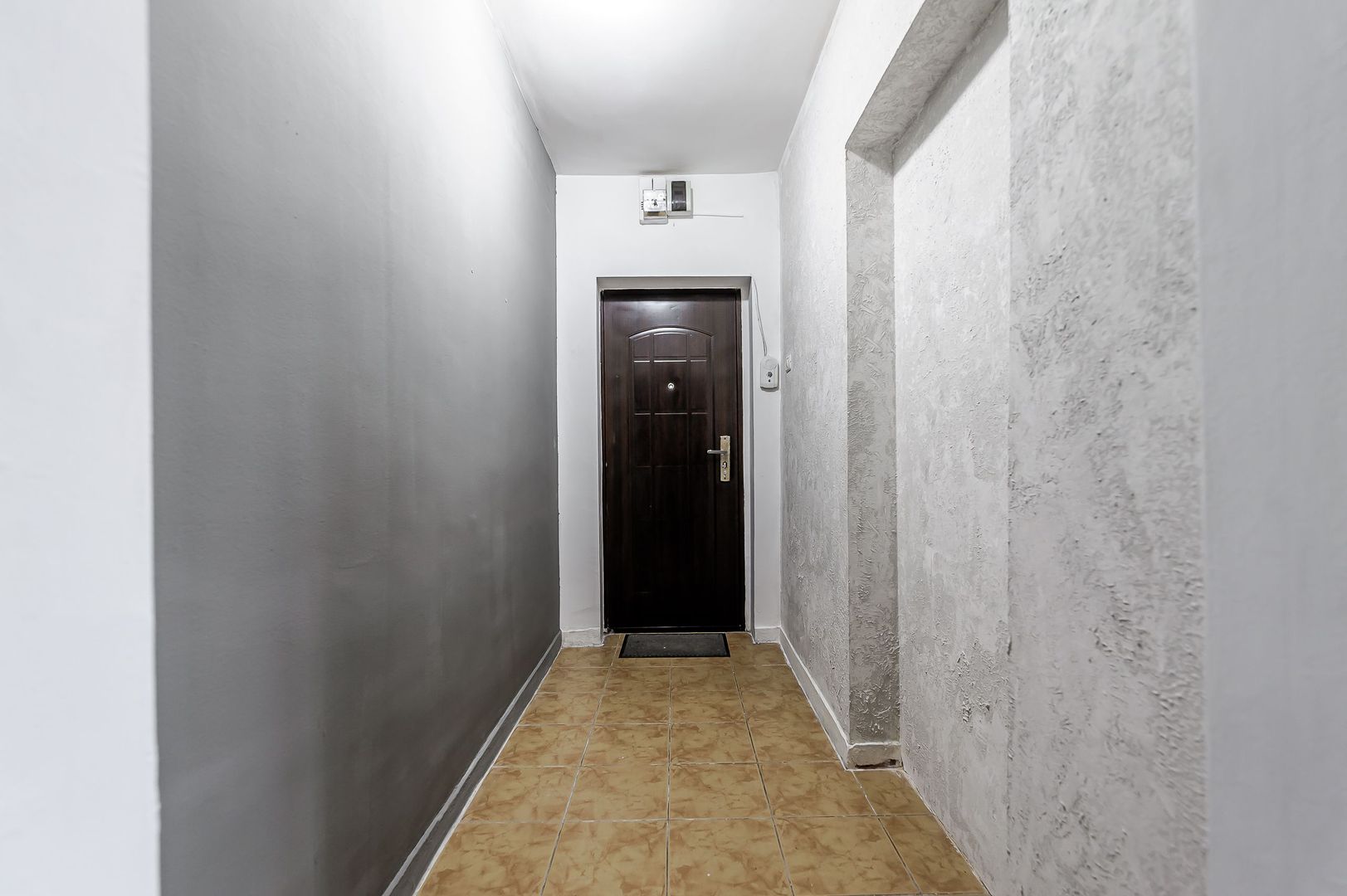 VÂNDUT! Garsonieră confort 1, parter înalt. Str Avrig. - Poză 3