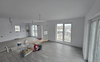 Casa 4 camere la cheie,130 mp,500 mp teren,cartier Unirii - Poză 2