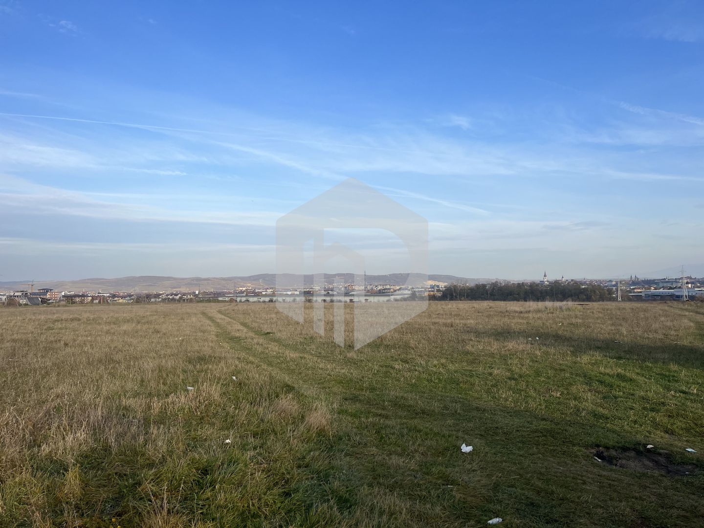 Teren intravilan 8000 mp. Ideal investitie/ Ogorului-Turnisor - Poză 4