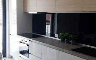 Apartament situat la etajul doi al unui bloc cu 3 etaje - Poză 10