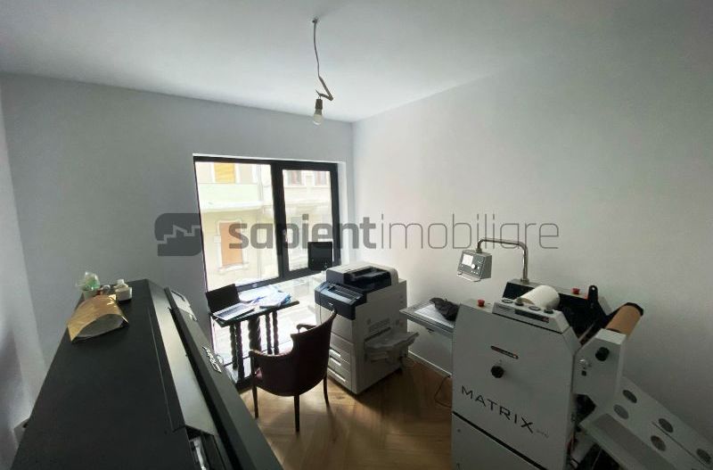 Ap.cu 3 camere central Crisana Residence - Poză 4