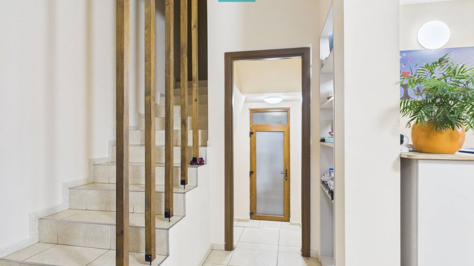 Casă  spațioasă cu 5 camere, Aradului - Poză 3