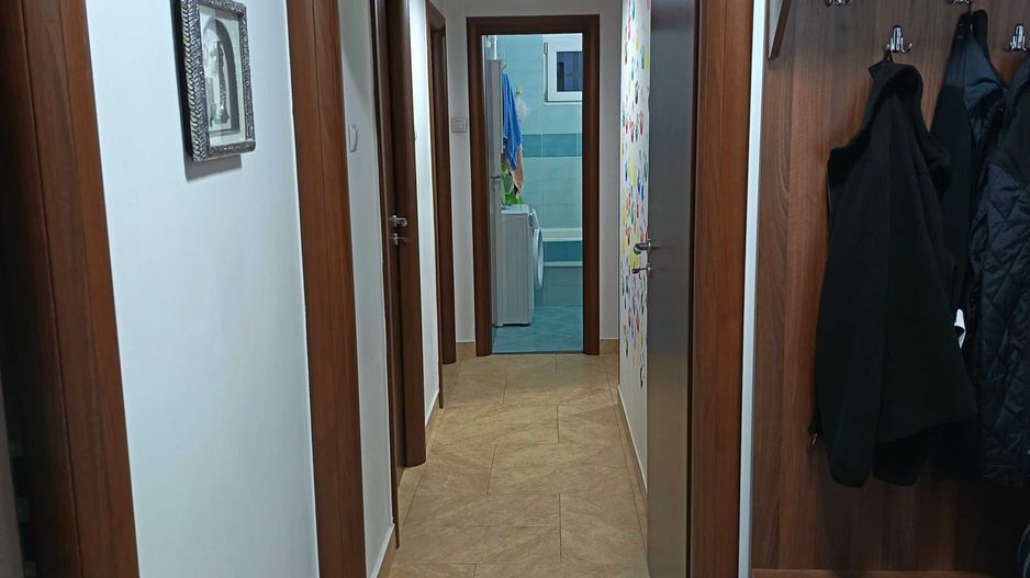 Apartament 4 camere, decomandat, 75 mp, Calea Grivitei, iesire metrou - Poză 1