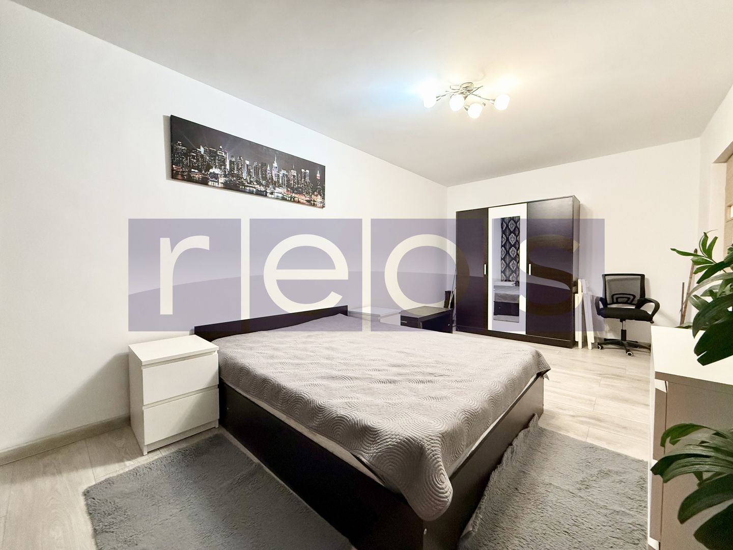 VÂNZARE GARSONIERĂ | ZONA TITAN | COMPLET MOBILAT ȘI UTILAT - Poză 2