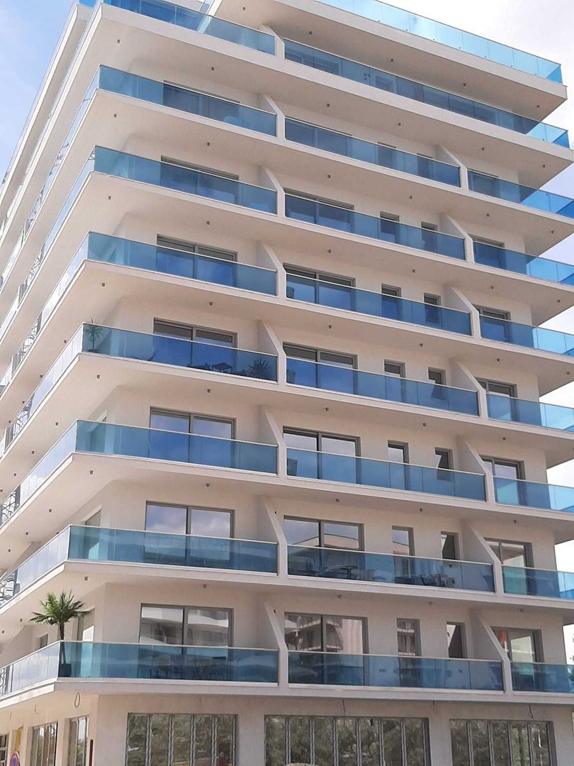 Vand apartament 2 camere cu vedere la mare Mamaia Nord - Poză 1