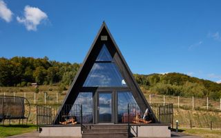 Afacere de vanzare, 2 cabane+sala de evenimente, la cheie, Apuseni! - Poză 4