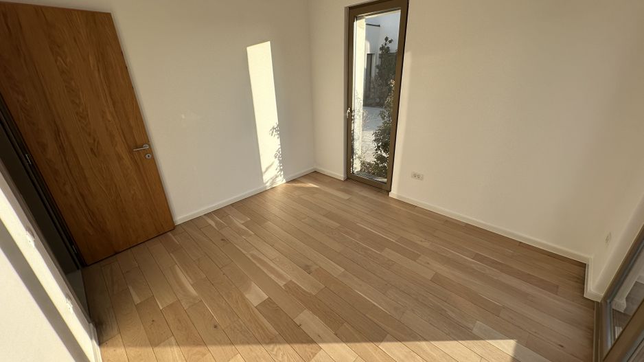 Casa cu 4 camere - Dumbarvita - Poză 12