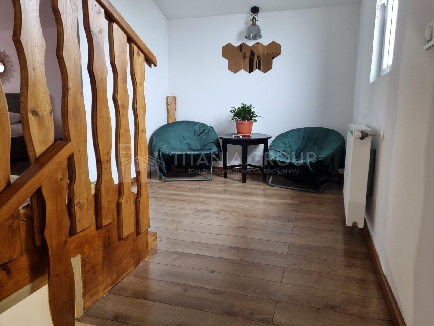 INVESTITIE Vila moderna + vila la rosu, teren 1480 padure - Poză 28