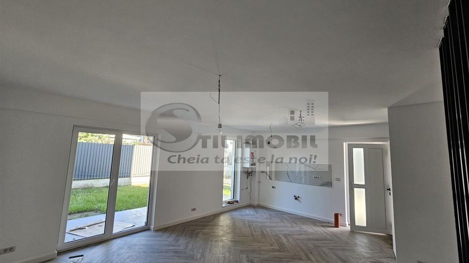 Apartament exclusivist dispus P+1E + curte 70mp - Poză 3