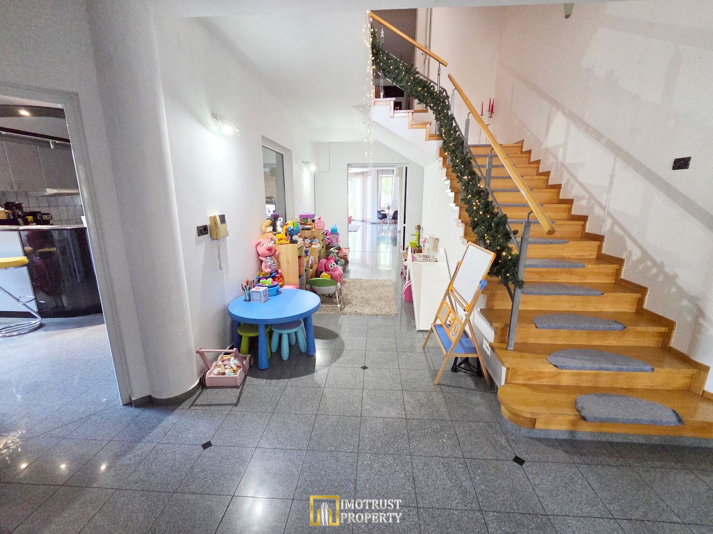 Oportunitate pentru clinică sau centru medical, 710 mp utili - Poză 18
