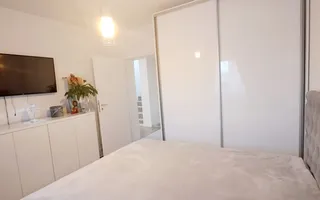 Vând casă  vila cu 5 camere,in Giroc ,materiale premium,comision ,0' - Poză 18