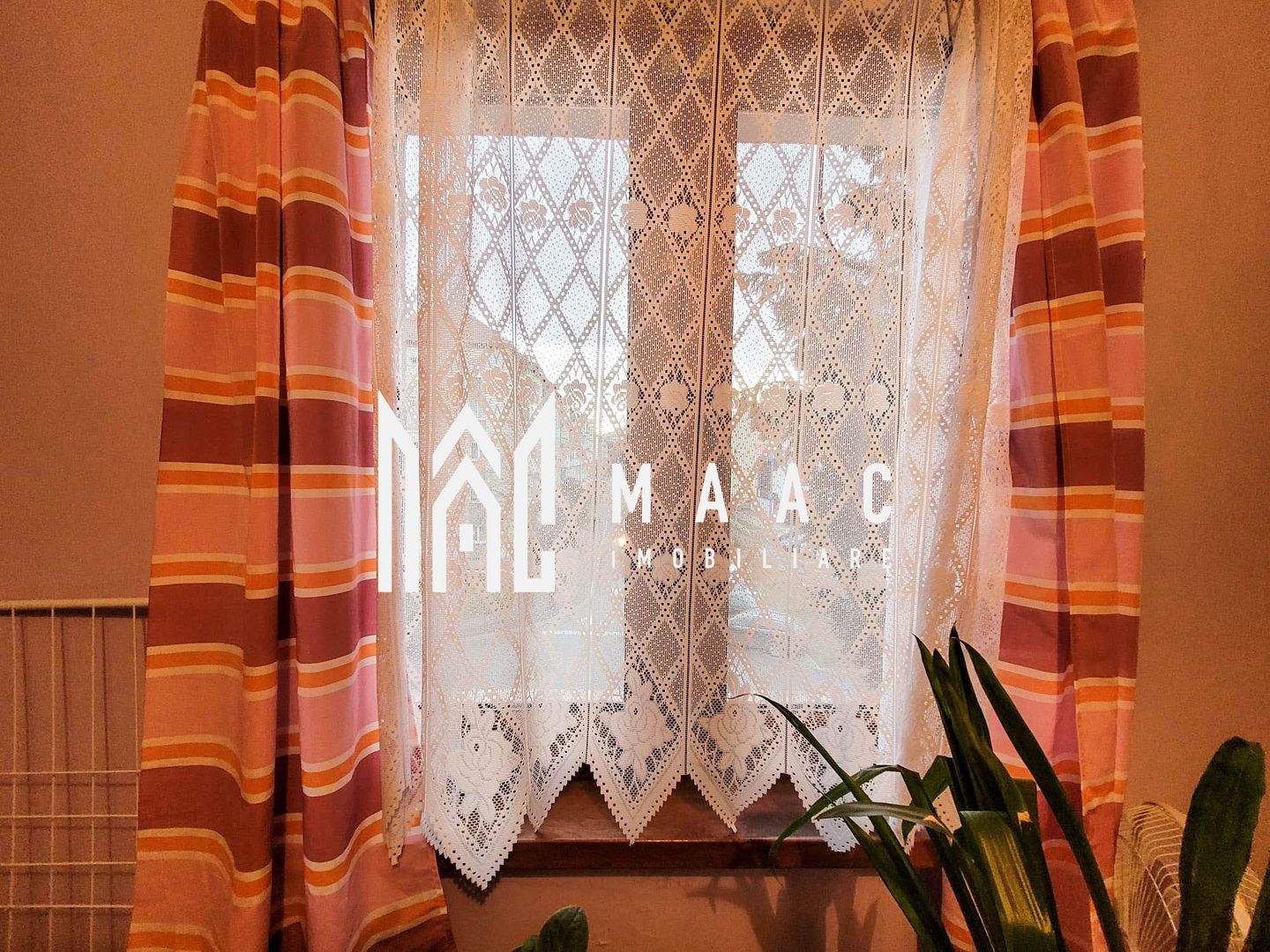 Apartament 3 Camere | Etaj 2 | Balcon | Zona Mihai Viteazu - Poză 2