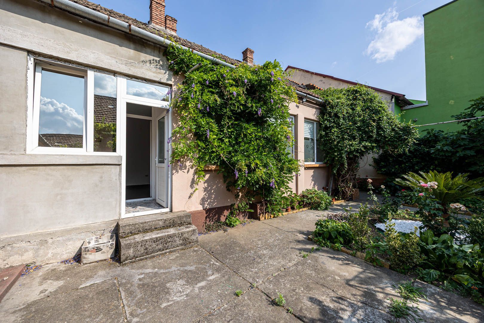 Locație excelentă: Spațiu comercial  Reprezentanță sau Închiriere. - Poză 6