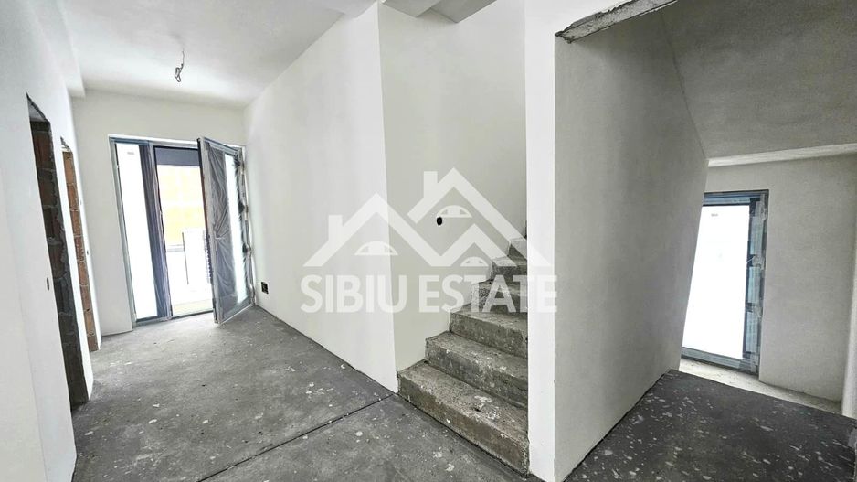 Casa mare cu carport, pivnita - Poză 3