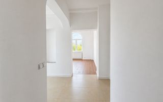 Apartament în casă, acces separat,  ultracentral, lângă Primări, Galat - Poză 8