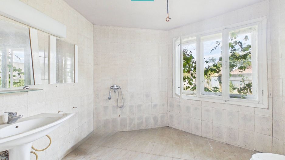 Casă cu teren de 1800 mp, în Buteni, Arad - Poză 8