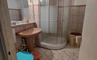 Apartament cu 2 camere Tiglina 1,et.2,strada Saturn zona pietei - Poză 10