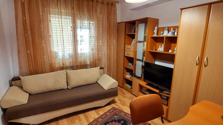 Apartament cu 3 camere, etaj 1, zonă ultracentrală; - Poză 5