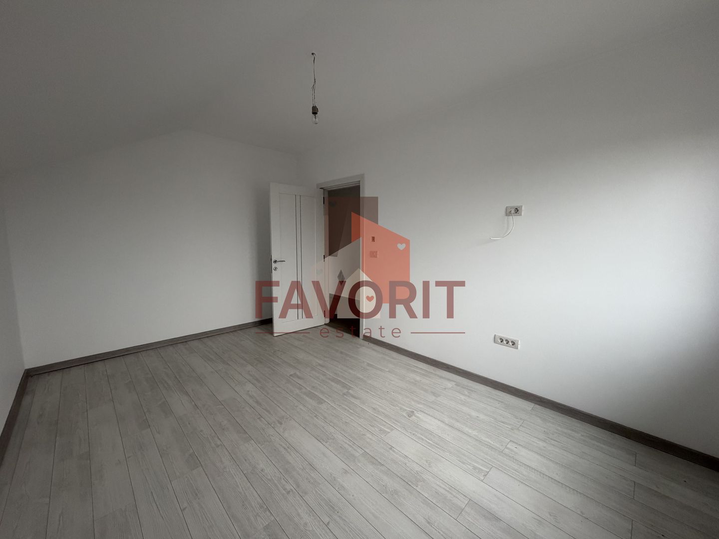 Finisat la cheie. Acces asfaltat. Disponibil imediat - Poză 4