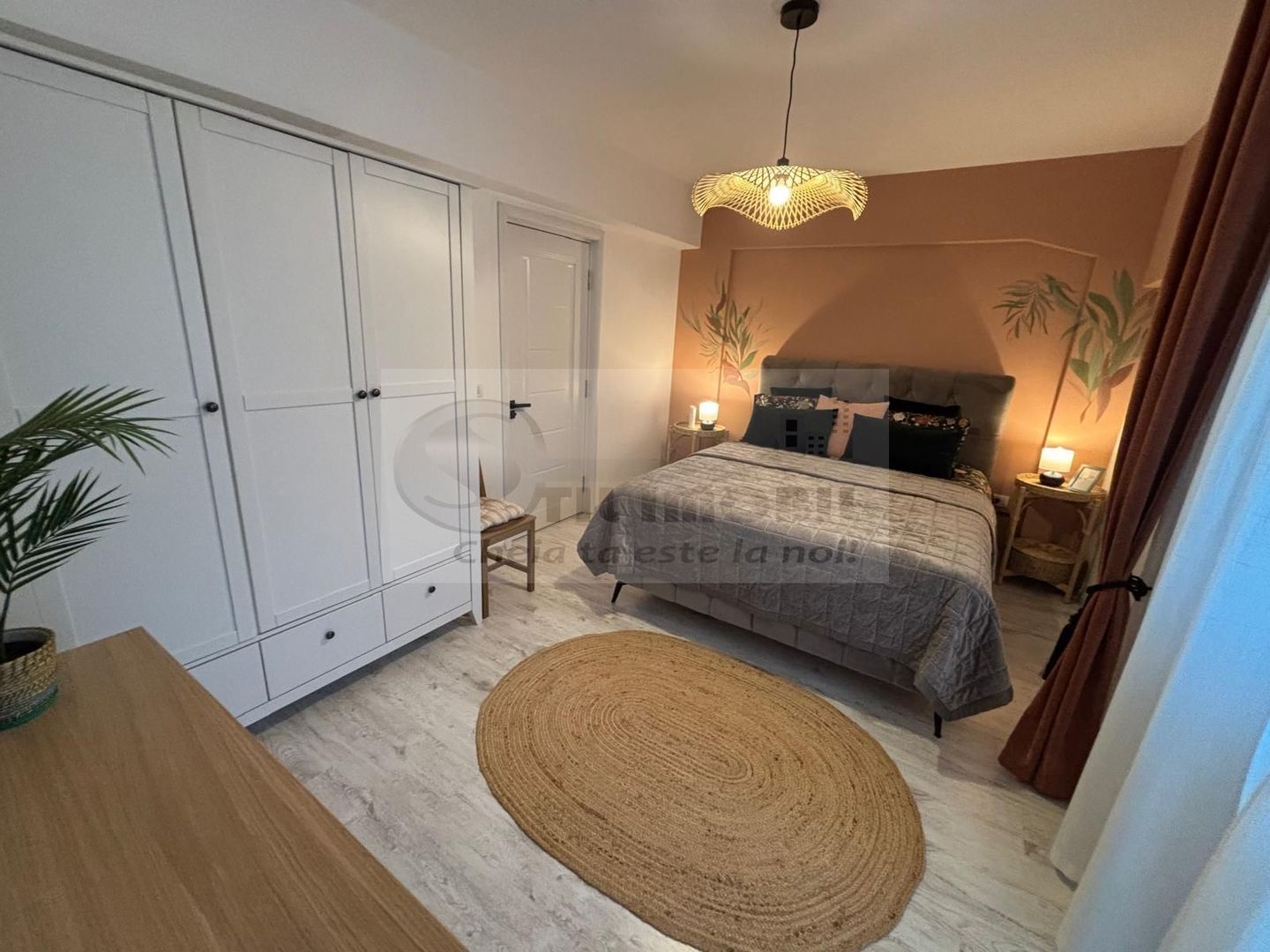 Apartament 4 camere, LUX, Capat CUG- 650 EURO - Poză 3