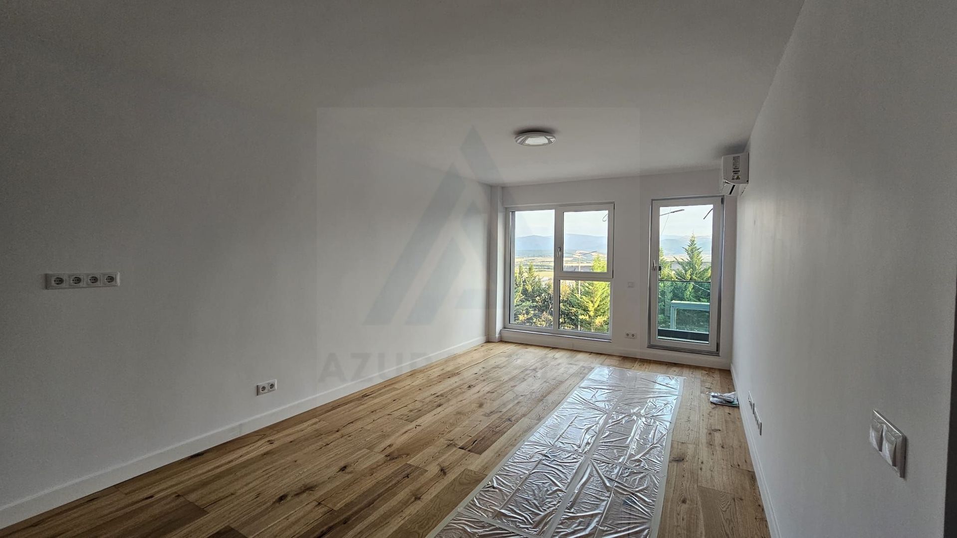 Apartament modern 3 camere 2 bai  terasa acoperita etaj 1 in Cristian - Poză 5