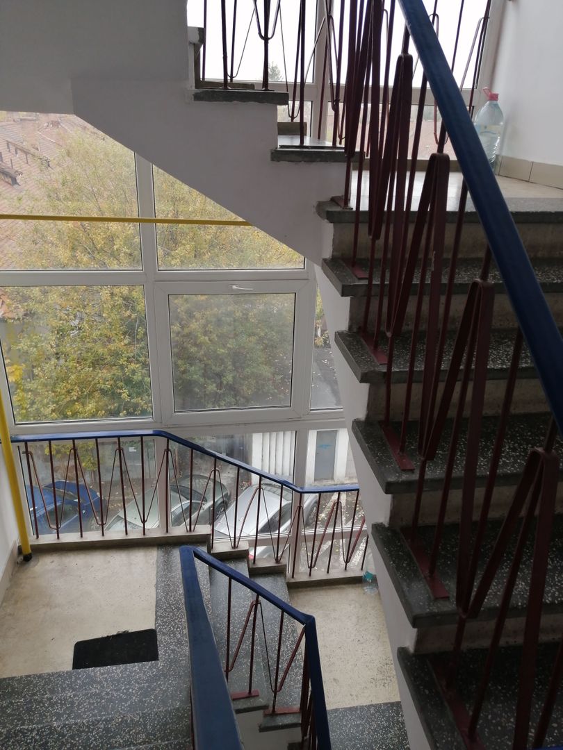 2 camere zona pietei Tractorul - Poză 15