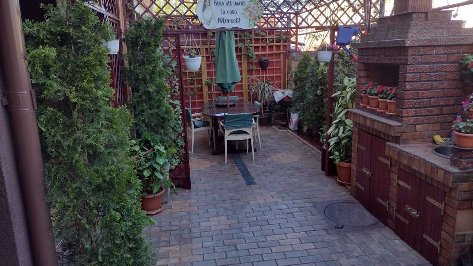 Vila de vanzare Cartierul 23 August - Poză 1