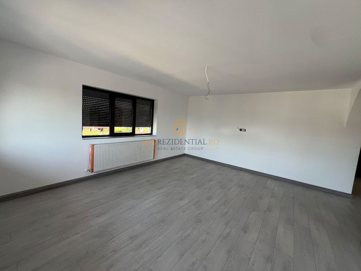 Vila individuala cu 7 camere, 5 dormitoare, teren 363 mp-Com. Berceni - Poză 10
