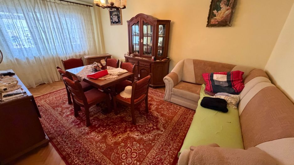 Apartament 3 camere, etaj 2 - Cugir - Poză 1