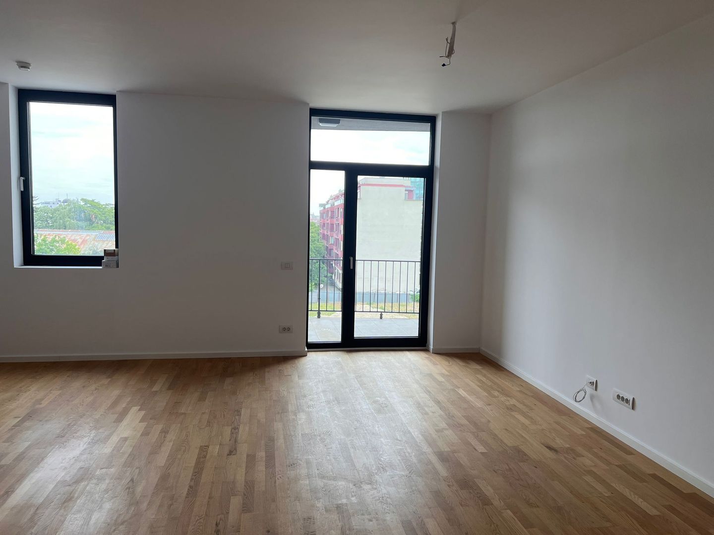 Apartament 1 camera la prima inchiriere - Poză 1