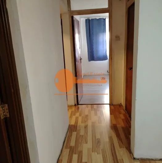 Apartament cu 4 camere in zona Gorjului - Poză 3