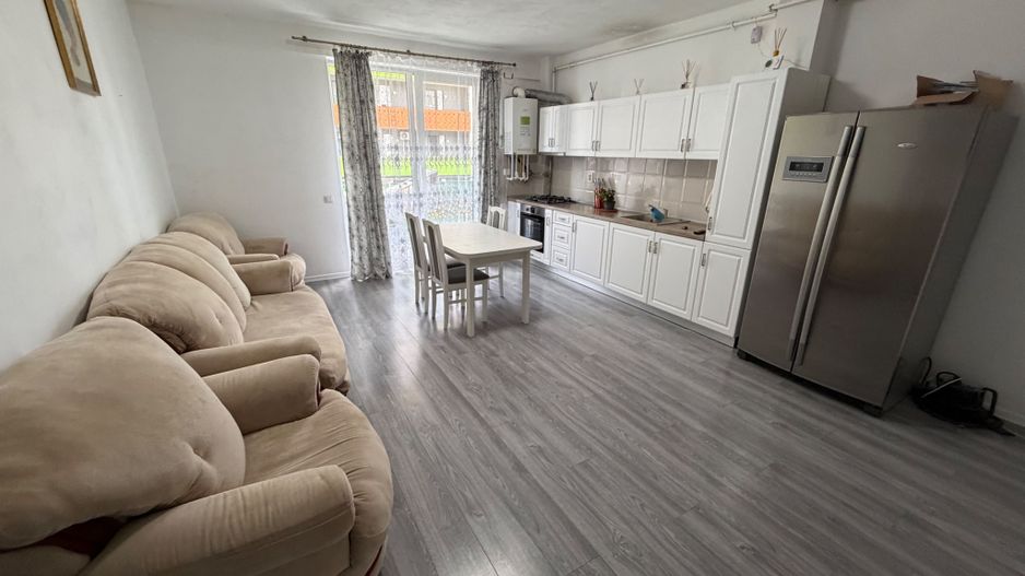 Apartament 3 camere de inchiriat - zona Arex - Poză 1