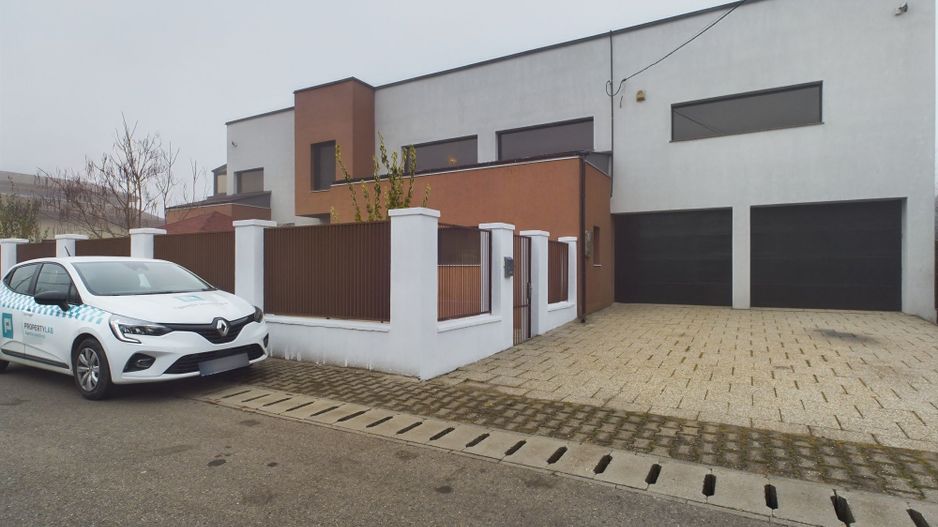 Vilă de lux cu două locuințe, în Dumbrăvița – Locație Excelentă! - Poză 44