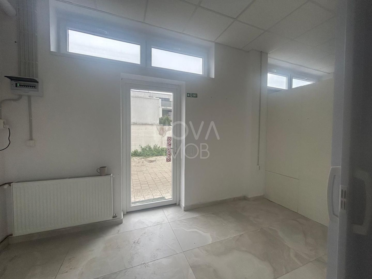 Spatiu comercial de inchiriat 120 mp - vitrina la strada - Selimbar, zona Brana - Poză 5