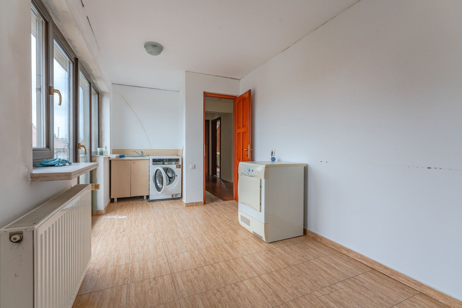 Casă individuală cu 7 camere lângă AFI Mall, ideală pentru birouri sau locuință - Poză 23