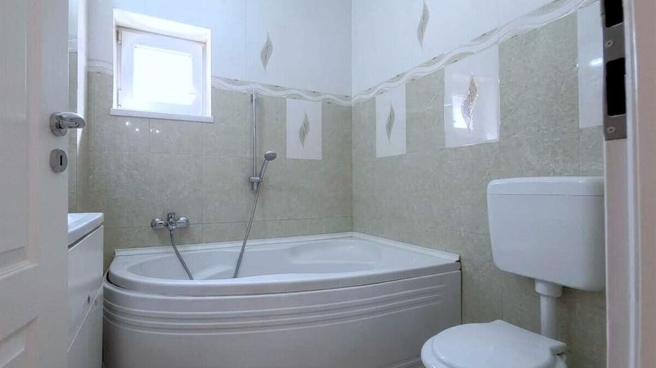 Techirghiol - Centru, casa tip duplex P+M, lot 293 mp si 154 mp utili! - Poză 13