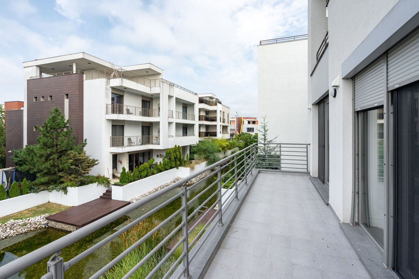 COMISION 0% - Vila eleganta P+2E 380 mp utili, teren 470mp, lac propriu + ponton - Poză 20