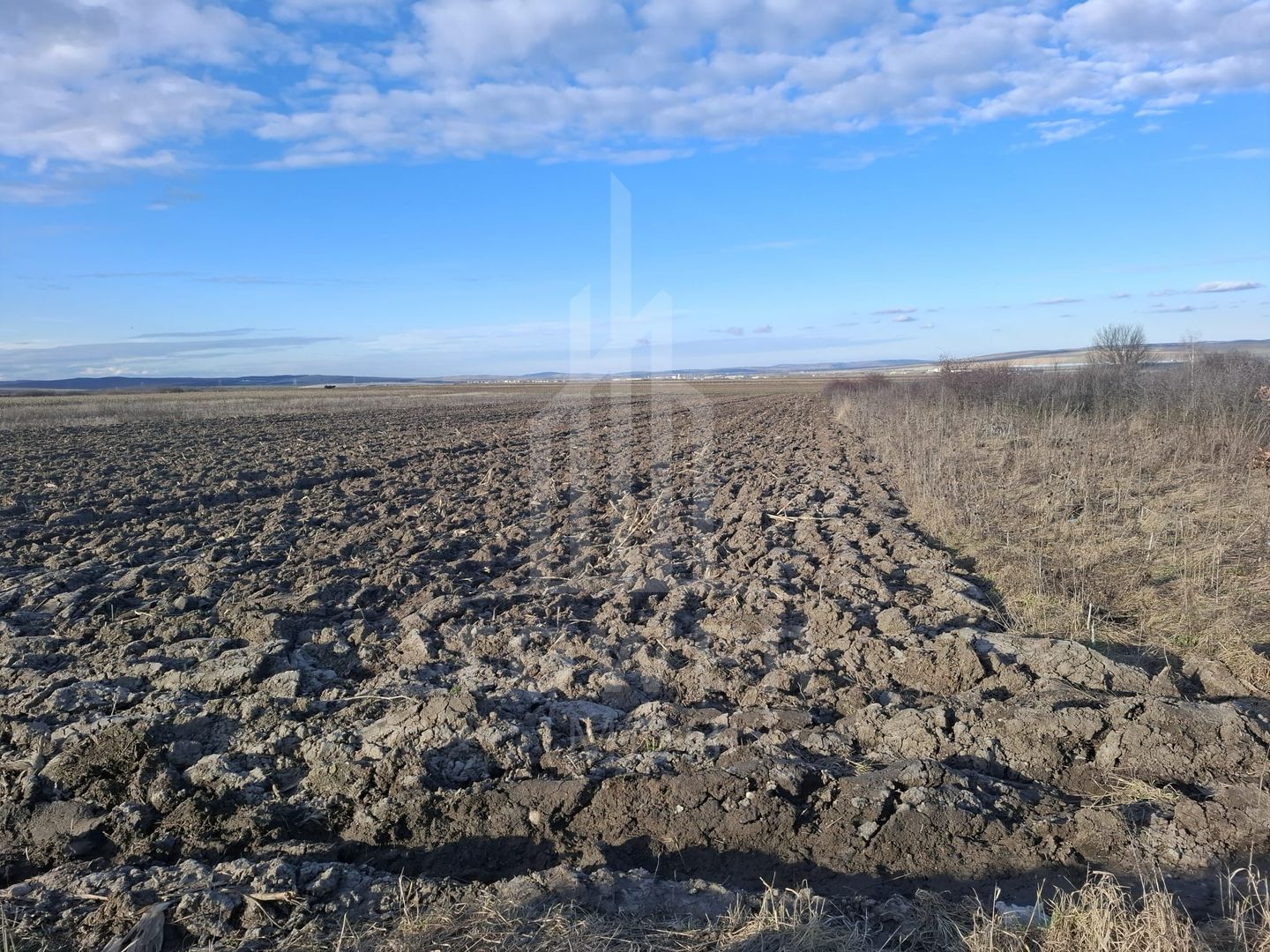 Teren Intravilan de Vânzare – 4300 mp – Cristian, zona Aeroport - Poză 4