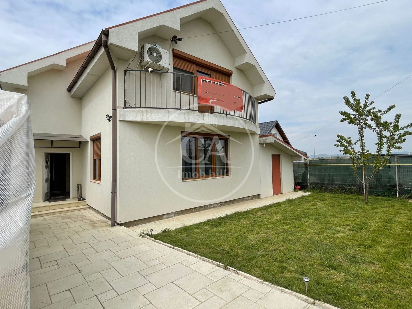 Casă de vanzare cu 3 camere în Cartierul Tineretului, Haieu, Bihor - Poză 1