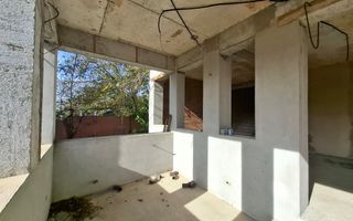 ila cu 6 camere + casă locuibilă pe teren intravilan de 1700 mp, cu vi - Poză 10