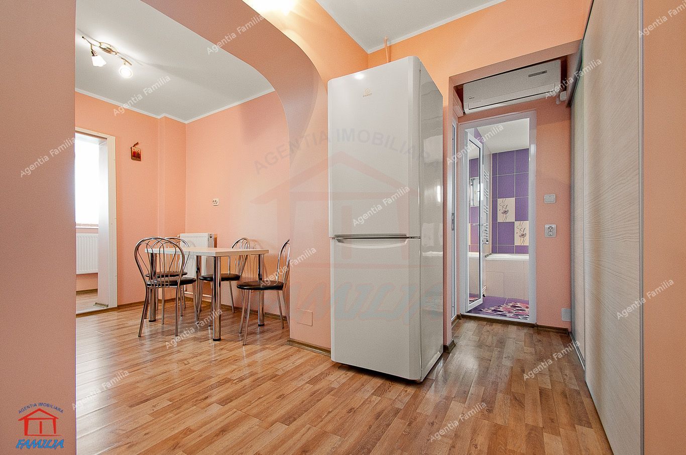 De vanzare apartament 2 camere Micro 39, etaj 3 - Poză 4
