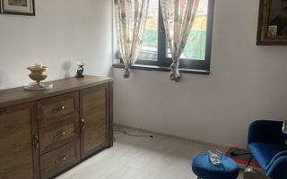 Inchiriez Apartament 3 camere, decomandat+gradinuta si loc parcare - Poză 3